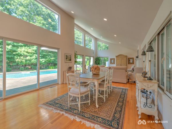 Hamptons Home 1020283