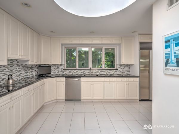 Hamptons Home 1020283