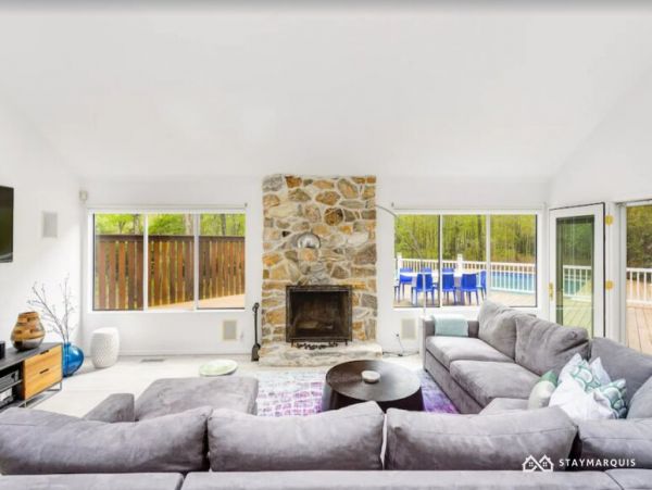 Hamptons Home 1020284