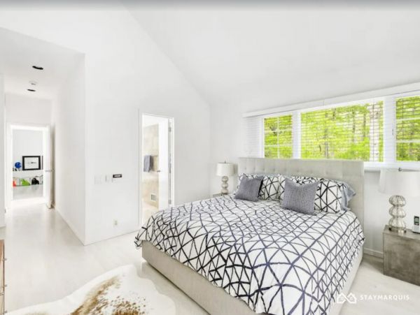 Hamptons Home 1020284