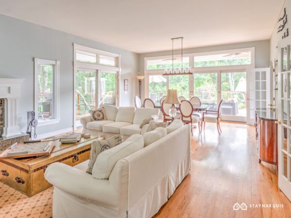 Hamptons Home 1020285
