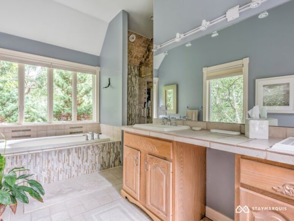 Hamptons Home 1020285
