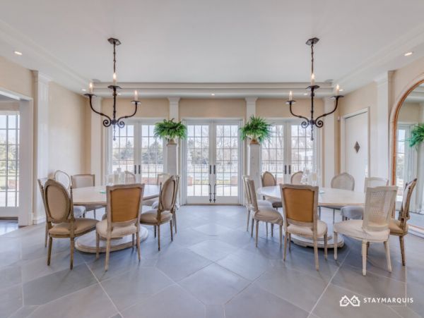 Hamptons Home 1020286