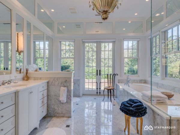 Hamptons Home 1020286