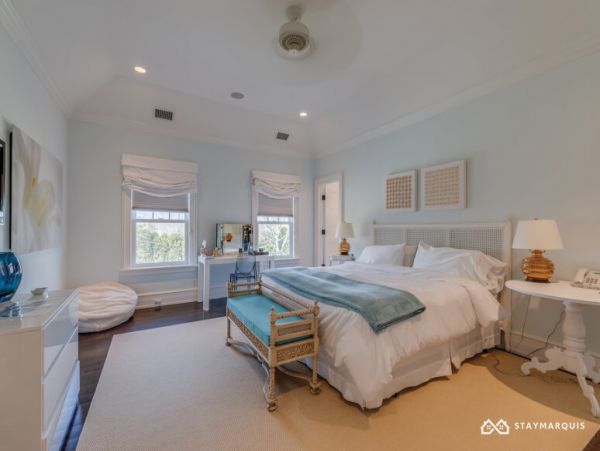 Hamptons Home 1020286