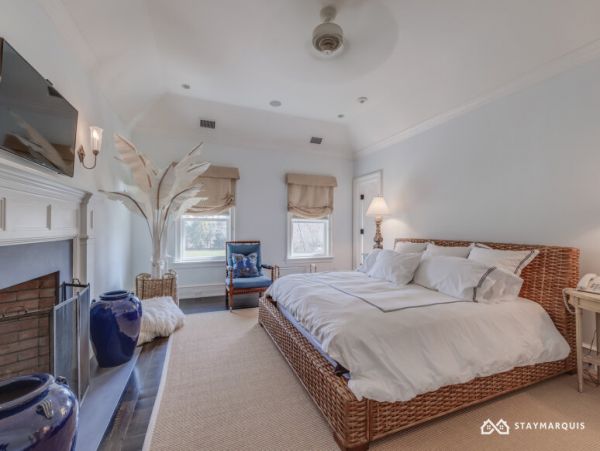 Hamptons Home 1020286