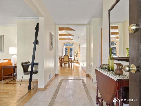 Hamptons Home 1020287
