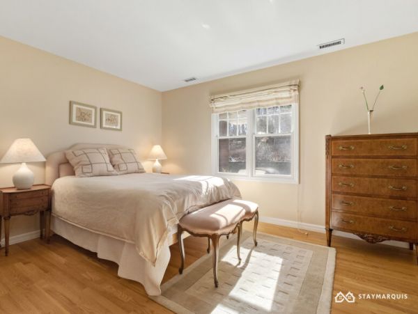 Hamptons Home 1020287