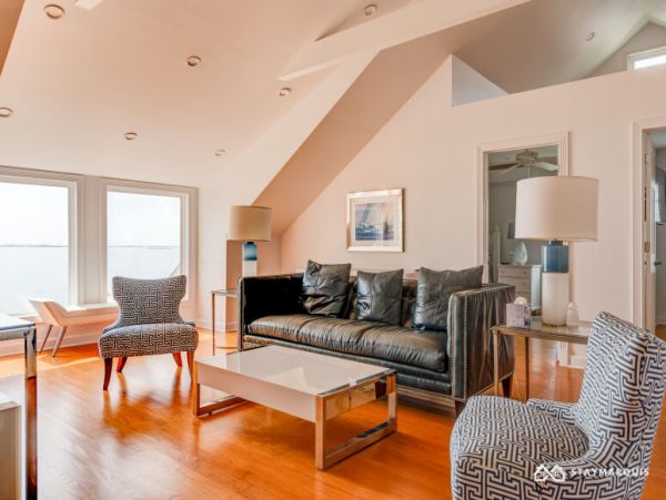 Hamptons Home 1020290