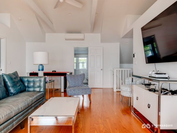 Hamptons Home 1020290