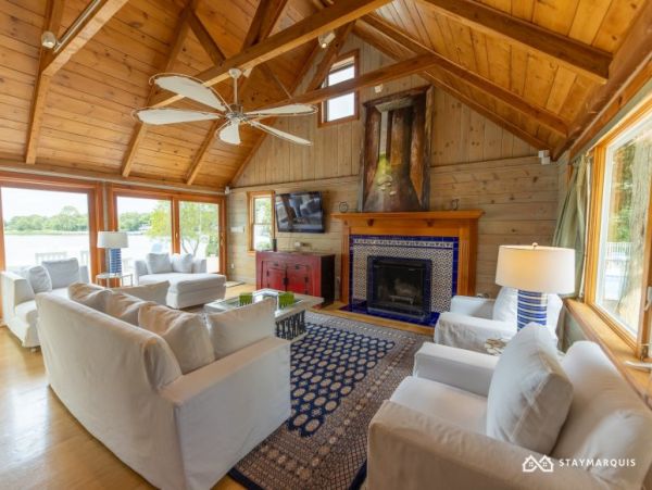 Hamptons Home 1020291