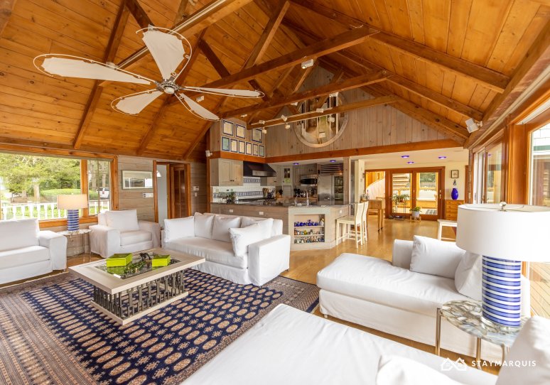 Hamptons Home 1020291