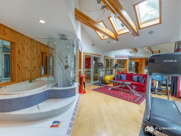 Hamptons Home 1020291