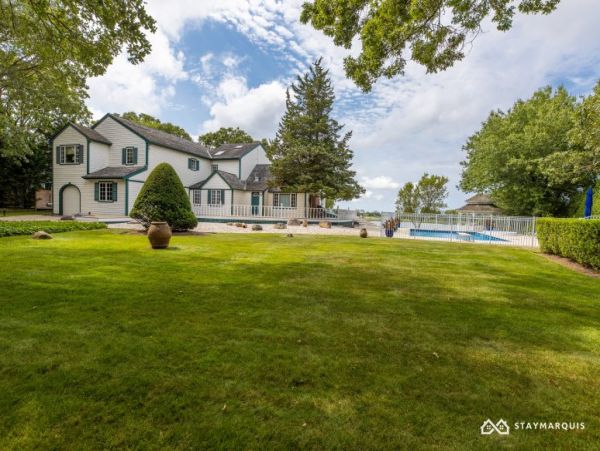 Hamptons Home 1020291