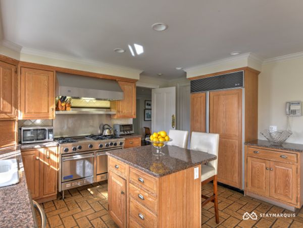 Hamptons Home 1020292