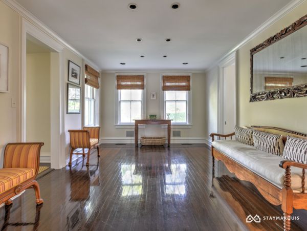 Hamptons Home 1020292