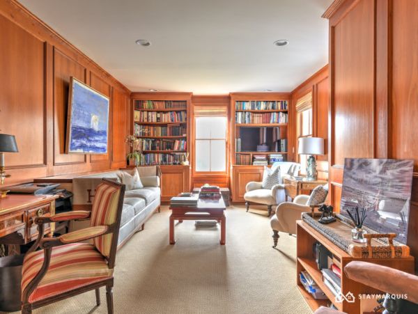 Hamptons Home 1020292