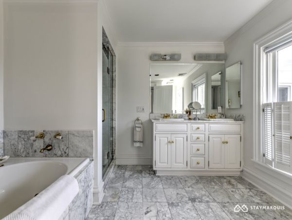 Hamptons Home 1020292