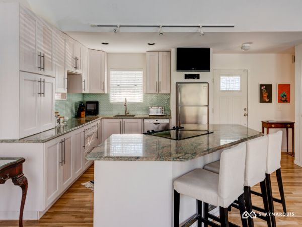 Hamptons Home 1020294