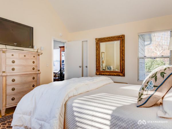 Hamptons Home 1020294