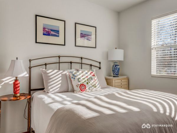 Hamptons Home 1020294