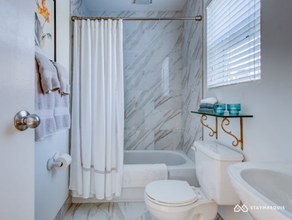 Hamptons Home 1020294