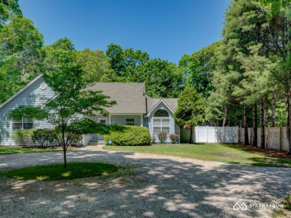 Hamptons Home 1020294