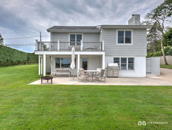 Hamptons Home 1020295