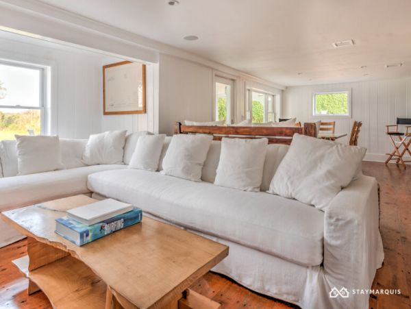 Hamptons Home 1020295