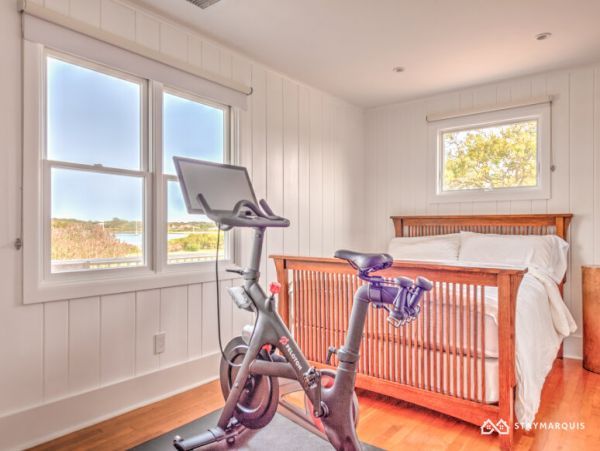 Hamptons Home 1020295