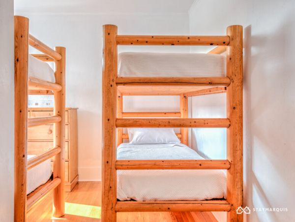 Hamptons Home 1020295