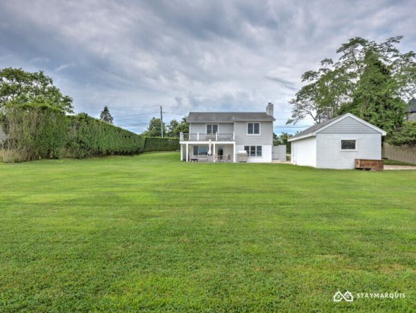 Hamptons Home 1020295