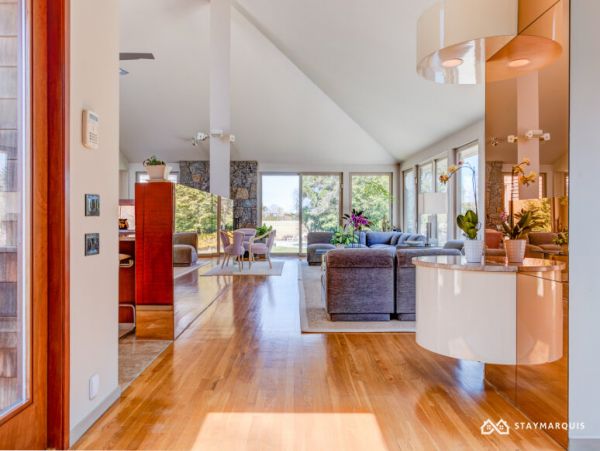 Hamptons Home 1020296