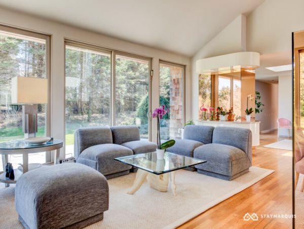 Hamptons Home 1020296