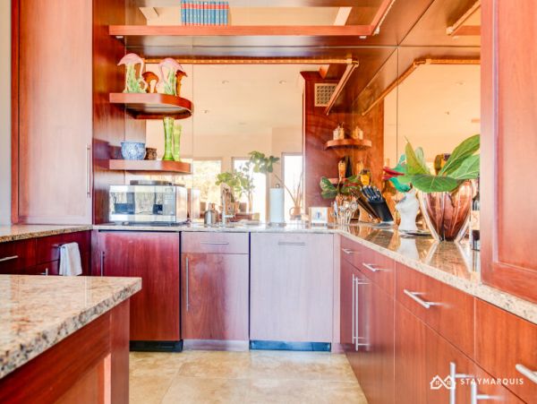Hamptons Home 1020296