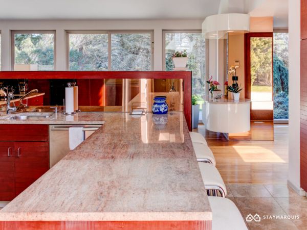 Hamptons Home 1020296