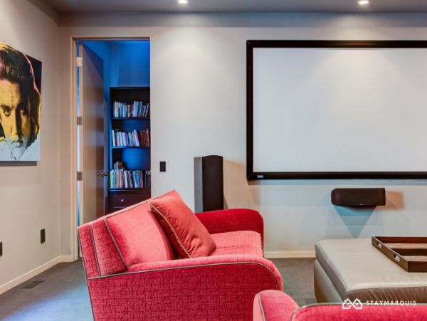 Hamptons Home 1020296