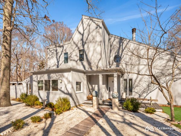 Hamptons Home 1020299