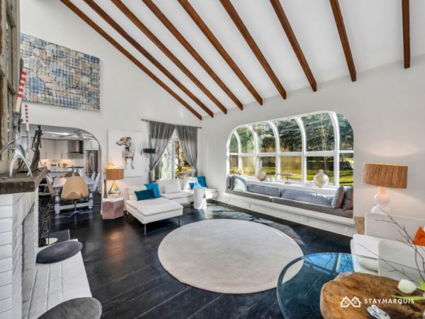 Hamptons Home 1020299