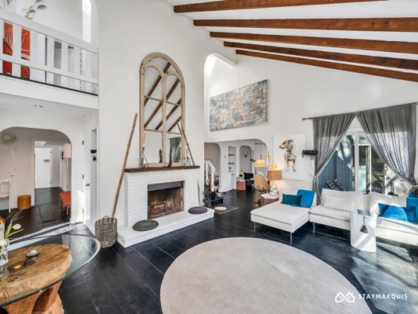 Hamptons Home 1020299