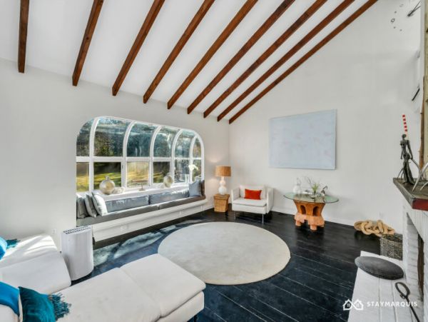Hamptons Home 1020299