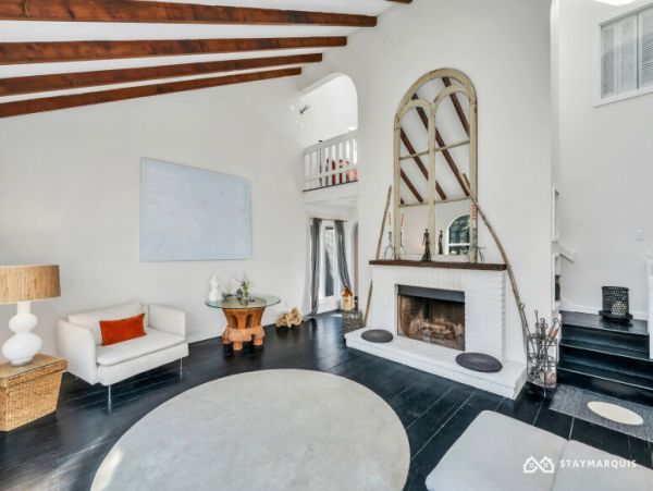Hamptons Home 1020299