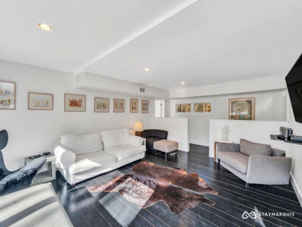 Hamptons Home 1020299