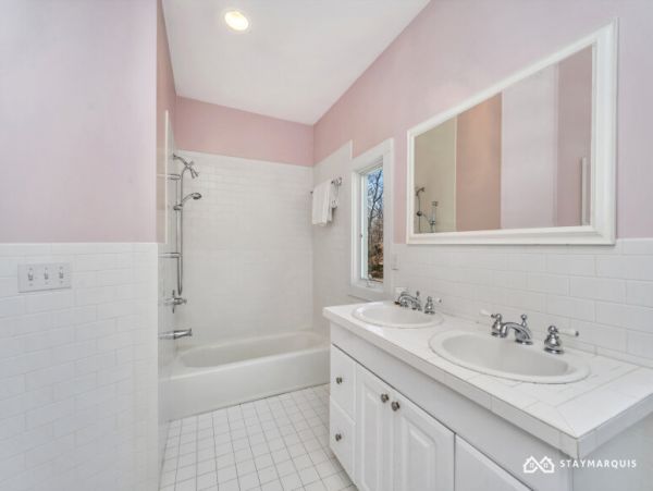 Hamptons Home 1020299
