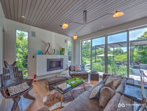 Hamptons Home 1020300