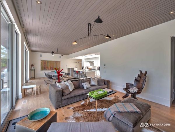 Hamptons Home 1020300