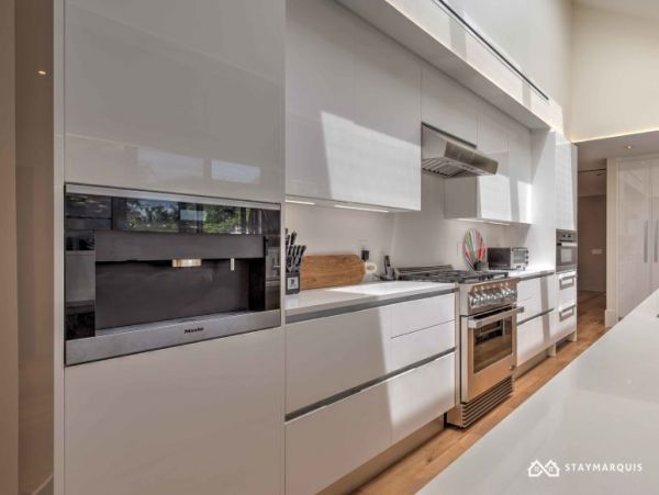 Hamptons Home 1020300