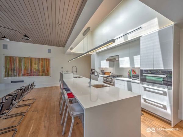 Hamptons Home 1020300
