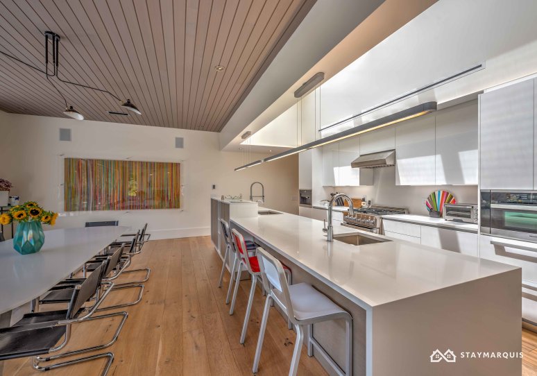 Hamptons Home 1020300