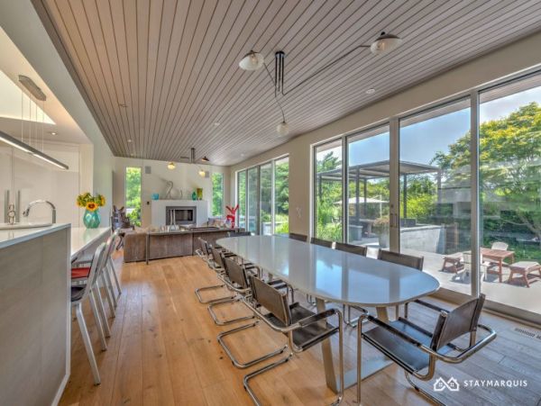 Hamptons Home 1020300